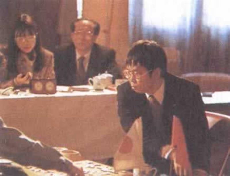 聶衛(wèi)平獲首屆中圍棋擂臺賽勝利