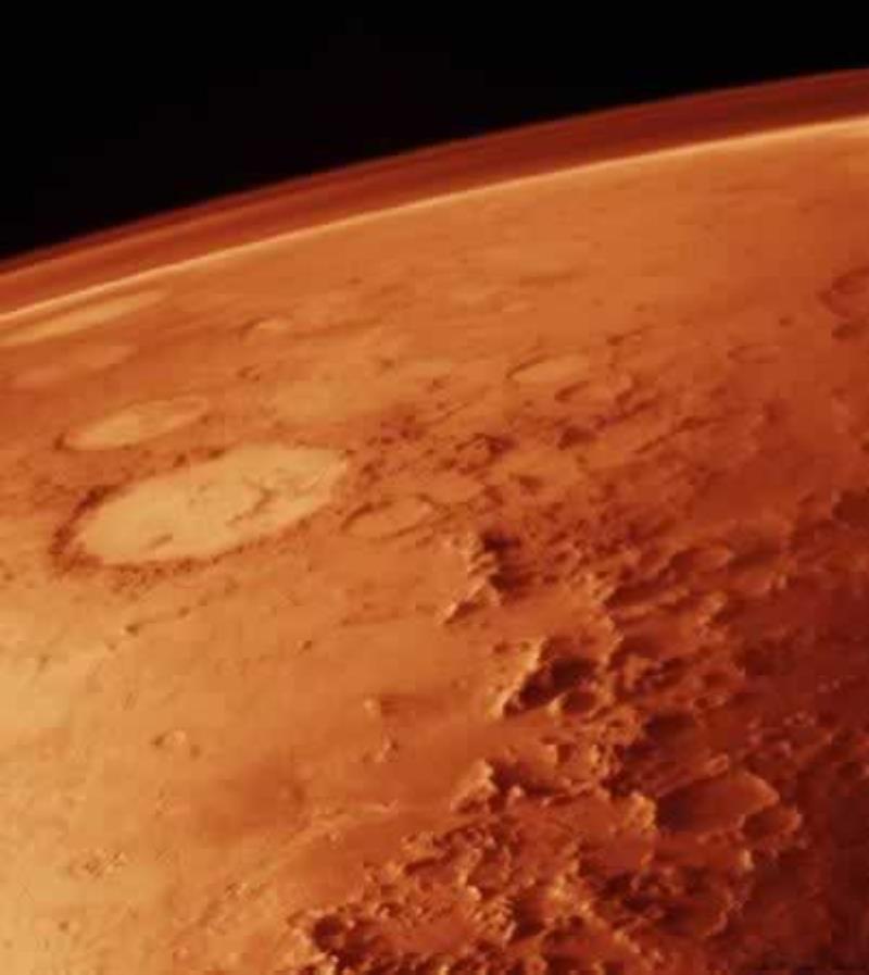 水手四號飛船發(fā)回第一批火星照片