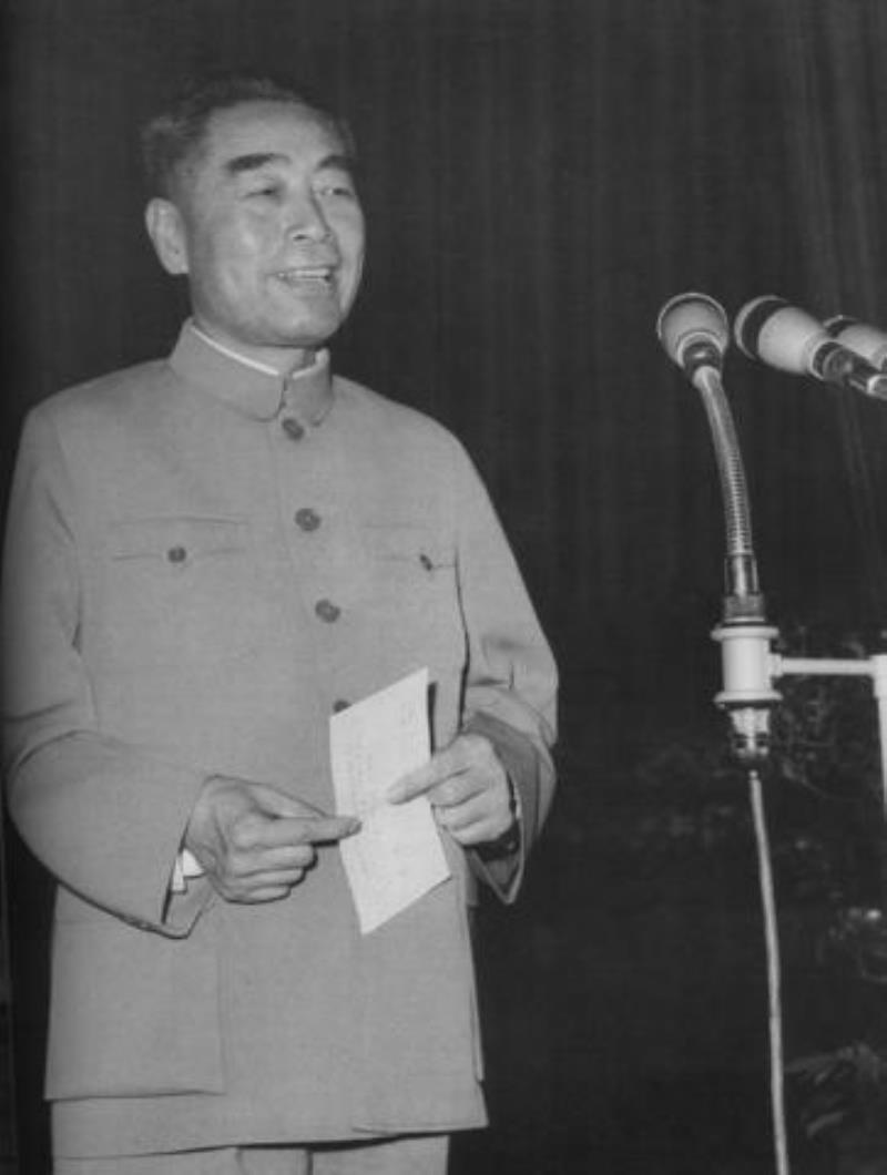 周恩來提出四個(gè)現(xiàn)代化