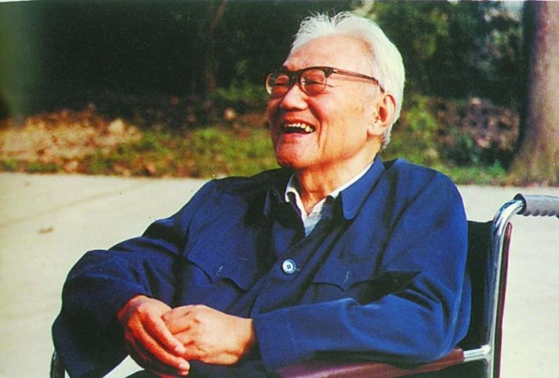 中國(guó)選手王秀麗在世界女子速滑錦標(biāo)賽上奪得冠軍