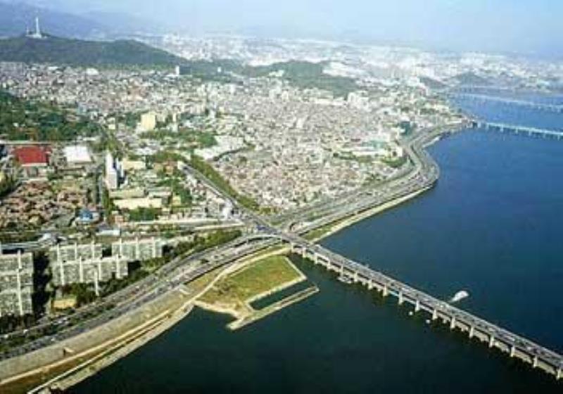 中國(guó)科學(xué)考察隊(duì)勝利抵達(dá)南極內(nèi)陸冰蓋的最高點(diǎn)