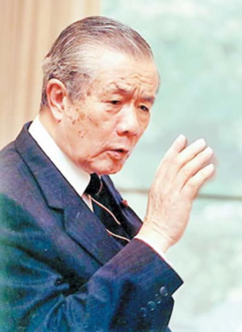 中華民國(guó)總統(tǒng)府資政<div   id=