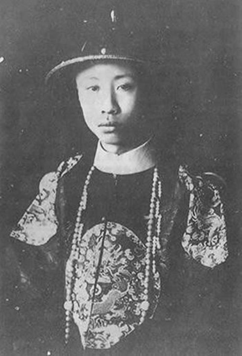溥儀復(fù)辟帝制完畢