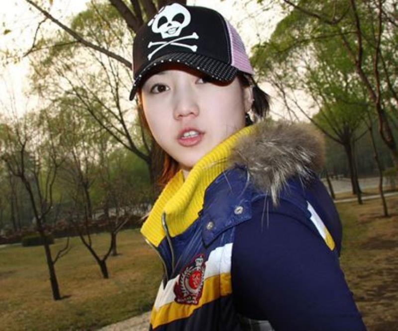 模特張?bào)阌瓿錾? /></p><p></p><p></p><p>張?bào)阌甑恼掌烤故撬囆g(shù)還是低俗?</p><p>挺雨派的網(wǎng)友說<div   id=
