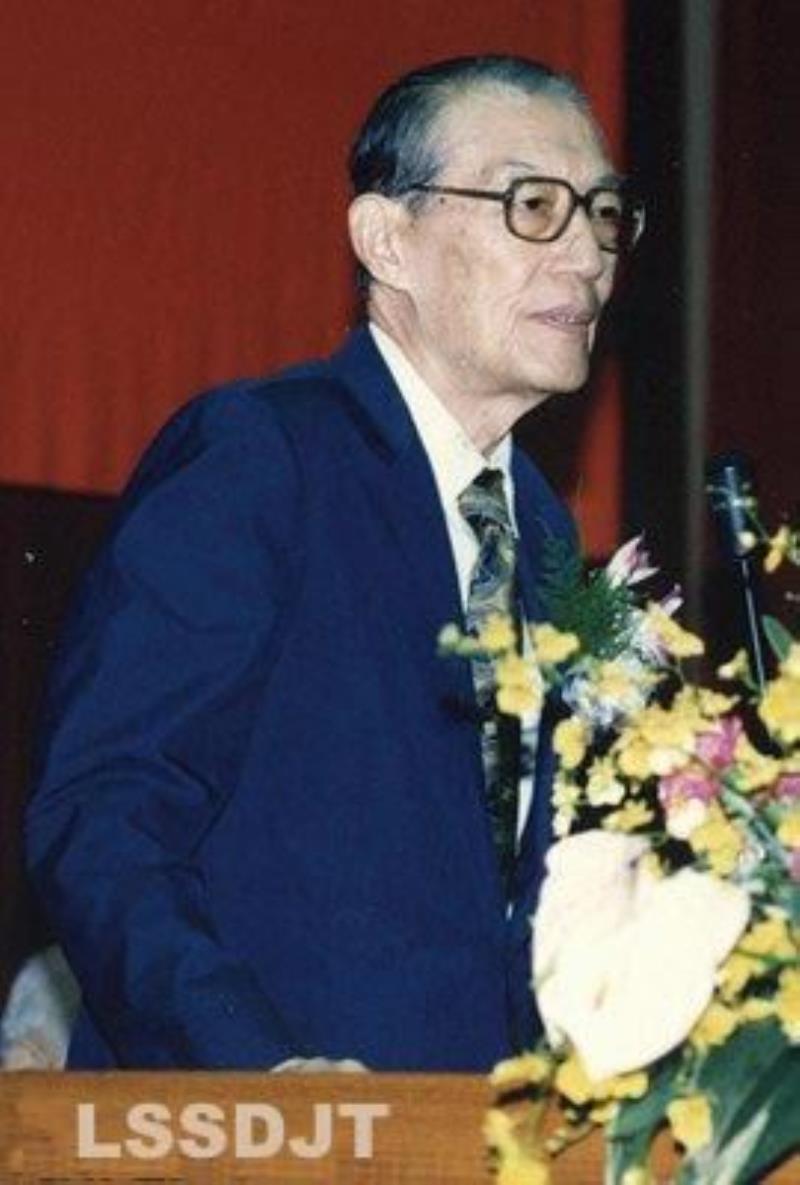 臺灣經(jīng)濟(jì)學(xué)家中央研究院院士邢慕寰出生