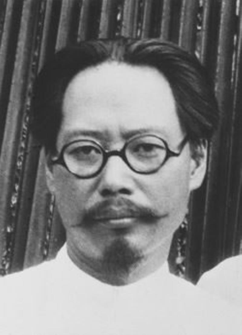 中國現(xiàn)代著名小說家、散文家<div   id=