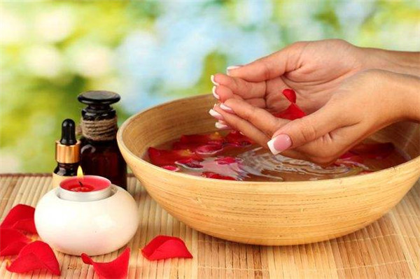 秋季手干怎么辦 秋季手部如何護(hù)理